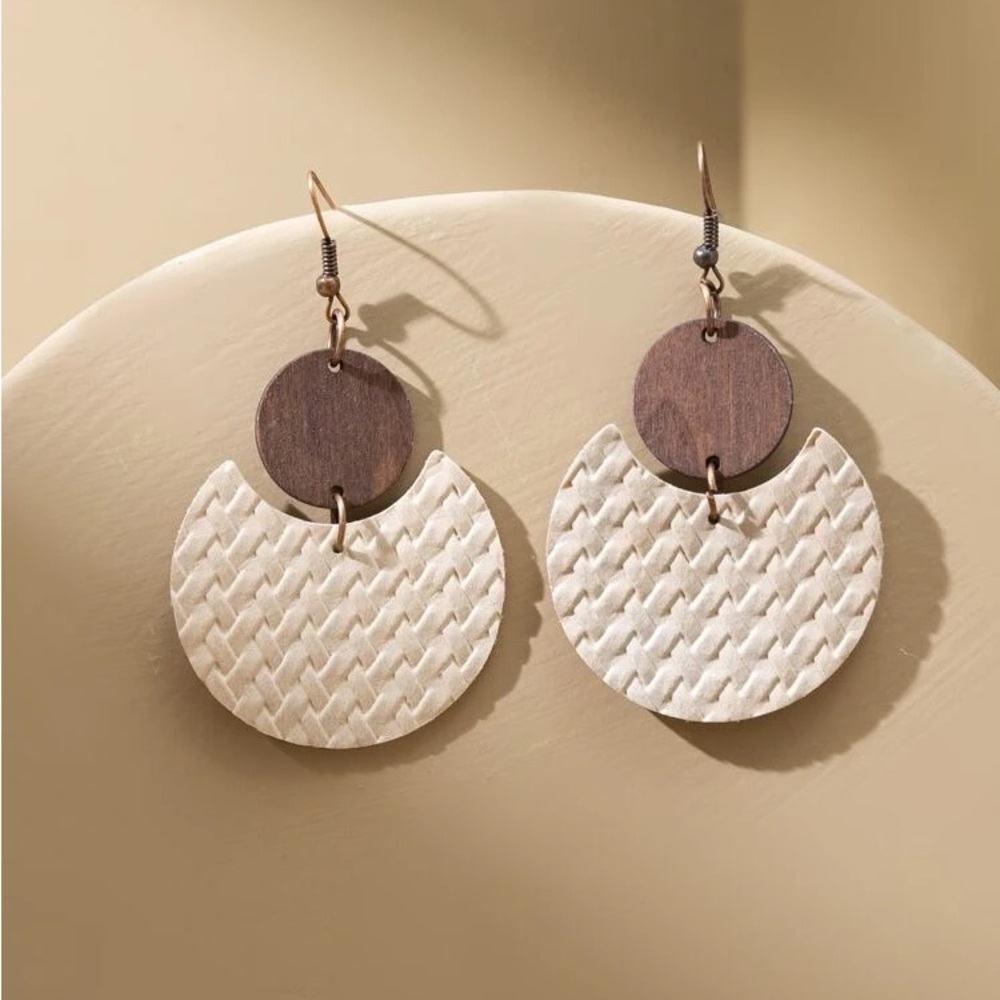 Round Woven Texture Cork Wood Drop Earrings
